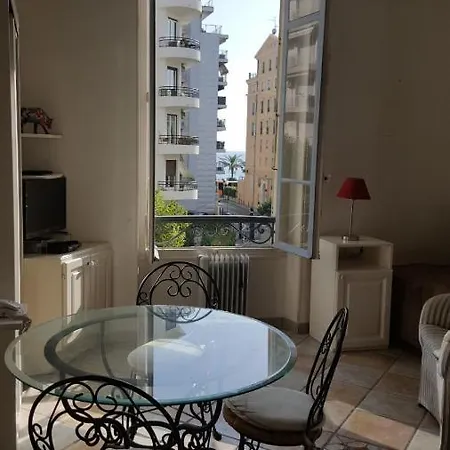 Apartment A Centre 200m De La