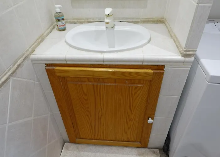 A Centre 200m De La *