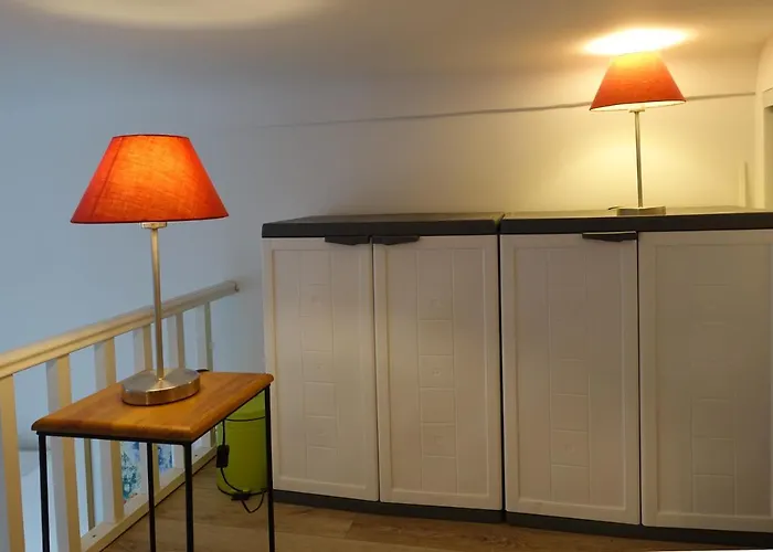 A Centre 200m De La *